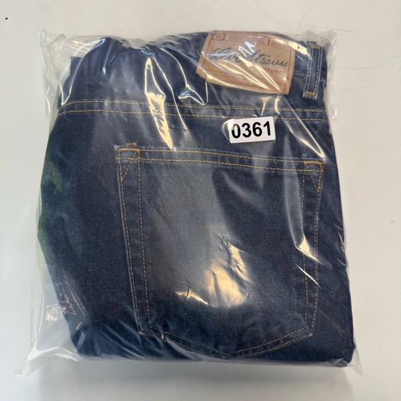 Levis Jeans Mens 34 Blue Straight Regular Fit Mid Rise Dark Wash - Picture 10 of 10